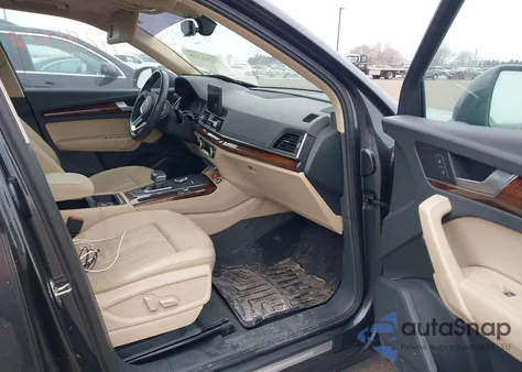 2018 Audi Q5 2.0T Premium/2.0T Tech Premium z USA, uszkodzony, nr VIN WA1ANAFY1J2000419